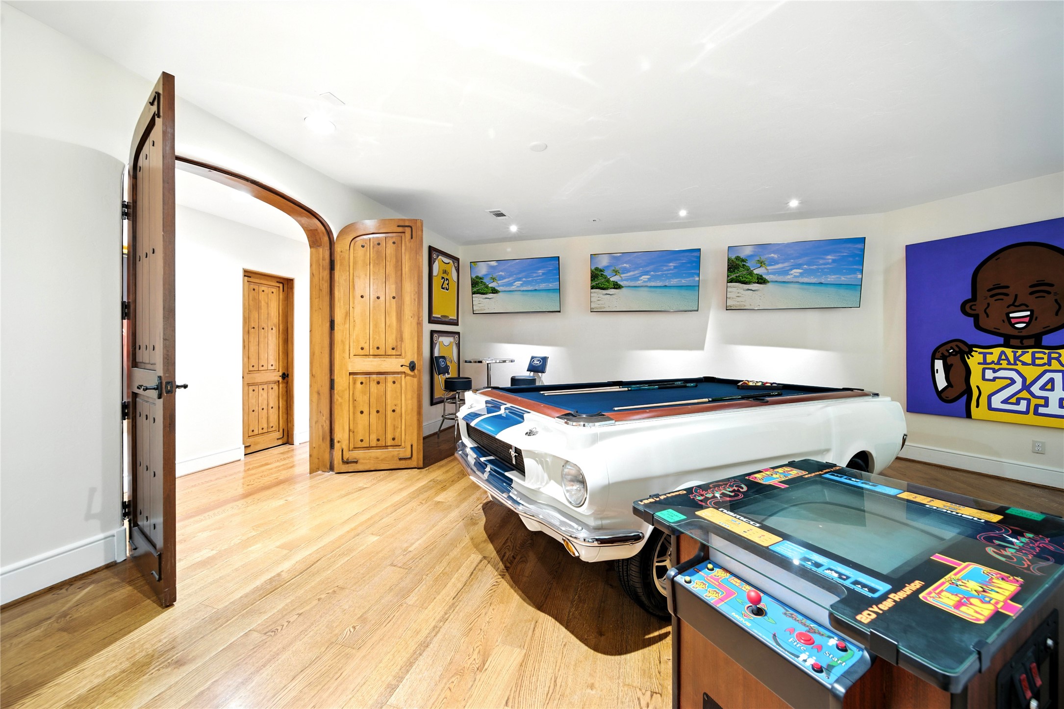 701 West Friar Tuck Lane Houston, TX 77024 - Photo 27 of 43 a living room with stainless steel appliances furniture and a table