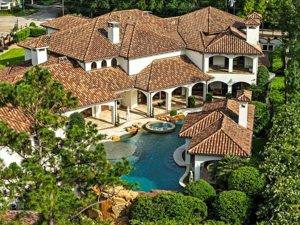 701 West Friar Tuck Lane Houston, TX 77024 - Photo 43 of 43 an aerial view of a house with a garden