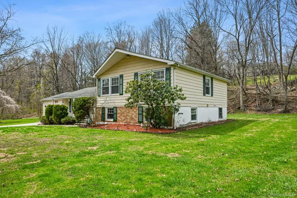 $699,000 | 77 Hill Street, Mahopac, NY 10541