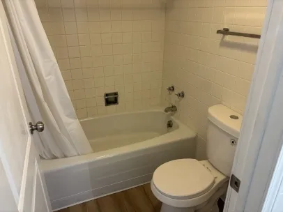 $1,200 | 1231 North Galena Avenue, Unit 200, Dixon, IL 61021