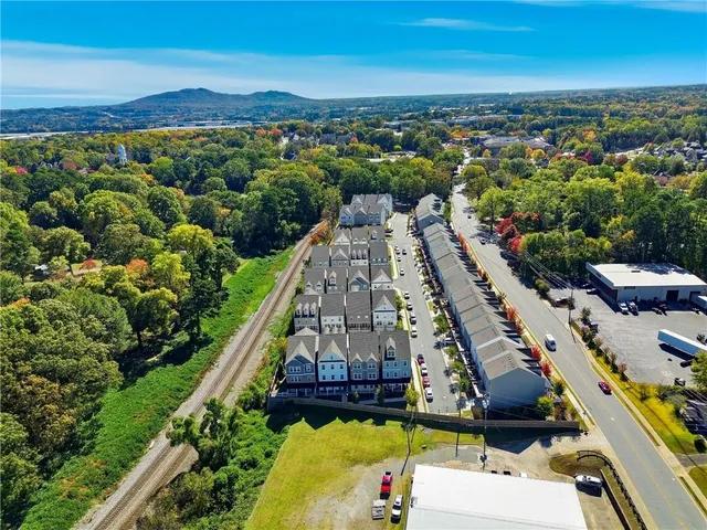 $325,000 | 2108 Irvin Court, Kennesaw, GA 30144