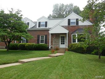 85 Highgate Road St. Louis, MO 63132 - Photo 1 of 33
