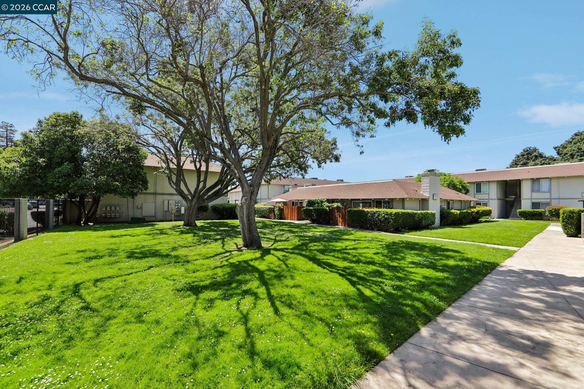 825 Oak Grove Road, Unit 40 Concord, CA 94518 - Photo 30 of 38