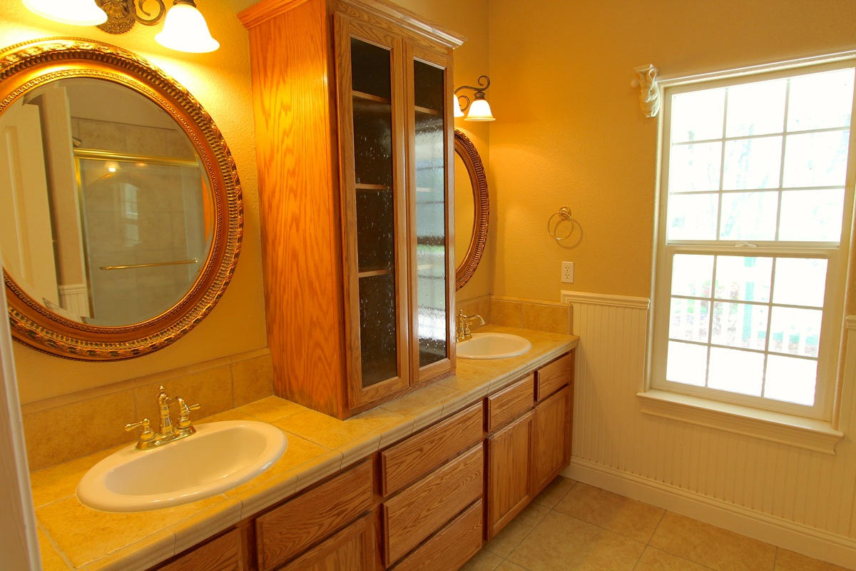8850 Silver Bridge Road Palo Cedro, CA 96073 - Photo 29 of 42 silver_int16