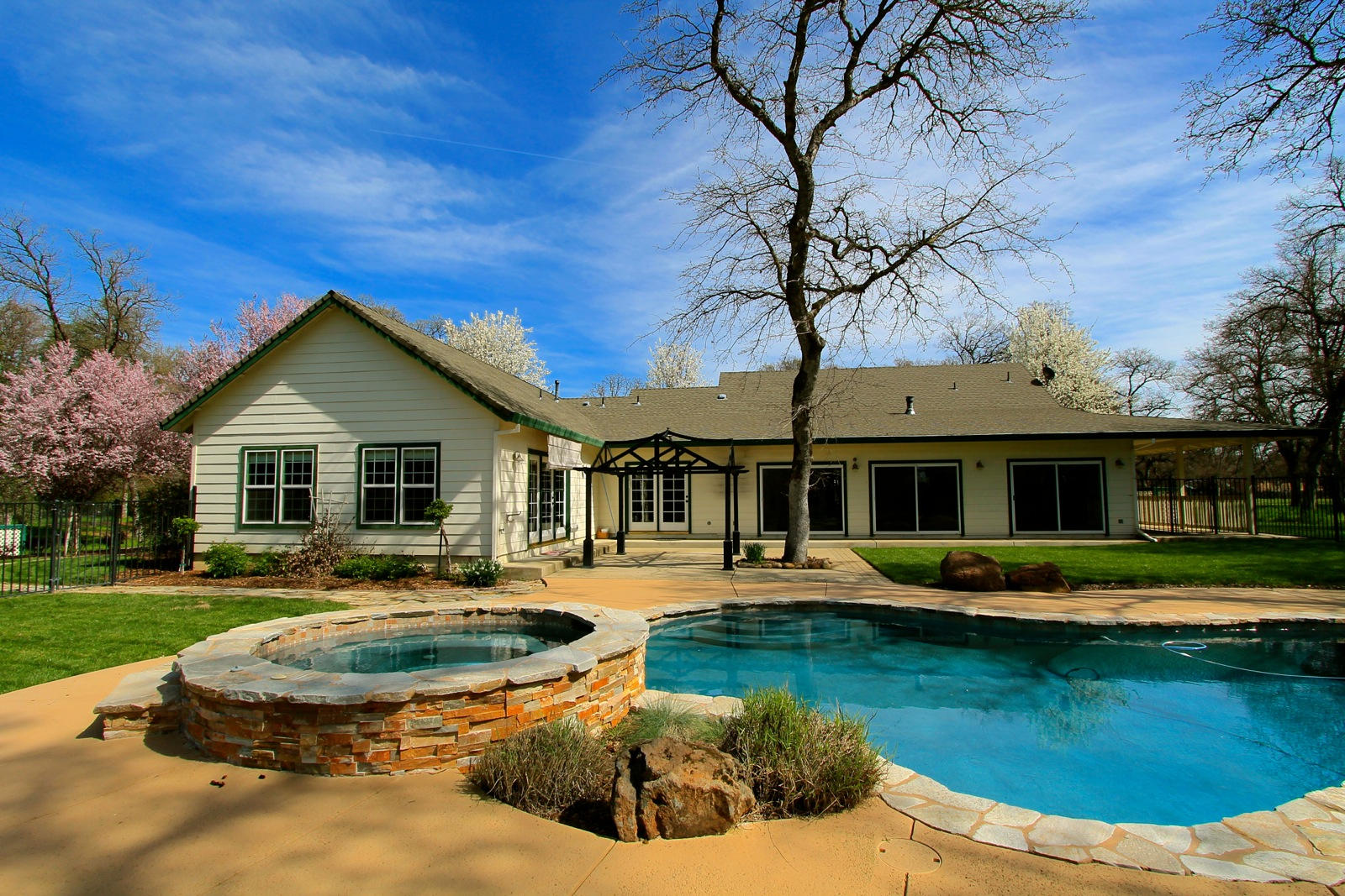 8850 Silver Bridge Road Palo Cedro, CA 96073 - Photo 9 of 42 silver09