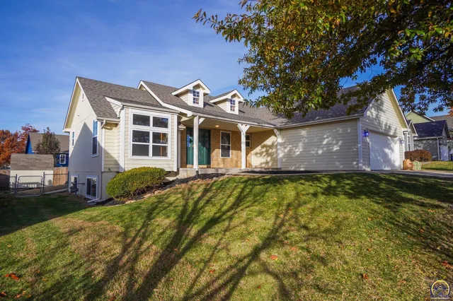 $355,000 | 495 13th Street, Tonganoxie, KS 66086