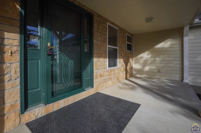 $355,000 | 495 13th Street, Tonganoxie, KS 66086