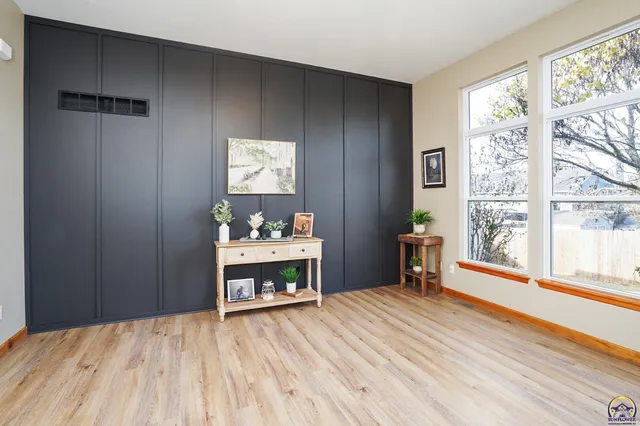 $355,000 | 495 13th Street, Tonganoxie, KS 66086