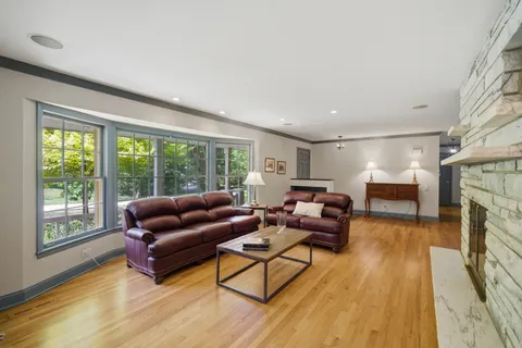 $550,000 | 237 Beachview Lane, North Barrington, IL 60010