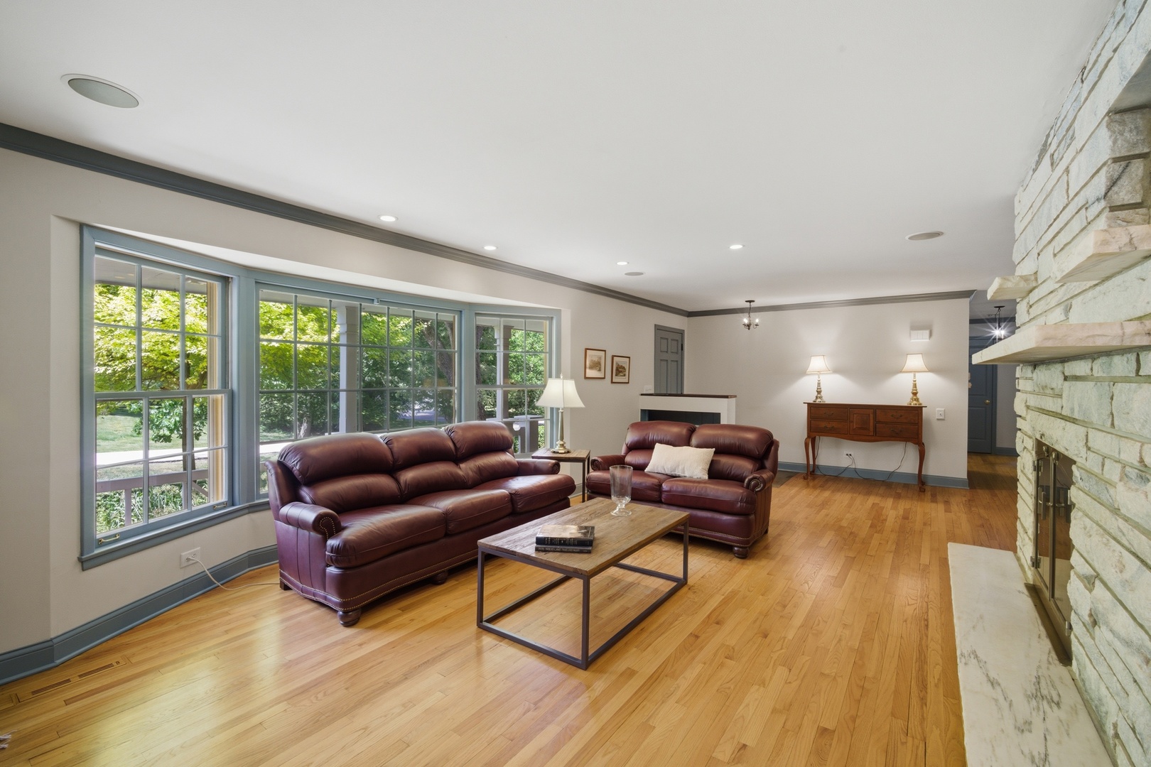 237 Beachview Lane North Barrington, IL 60010 - Photo 5 of 26 a living room with furniture and a fireplace