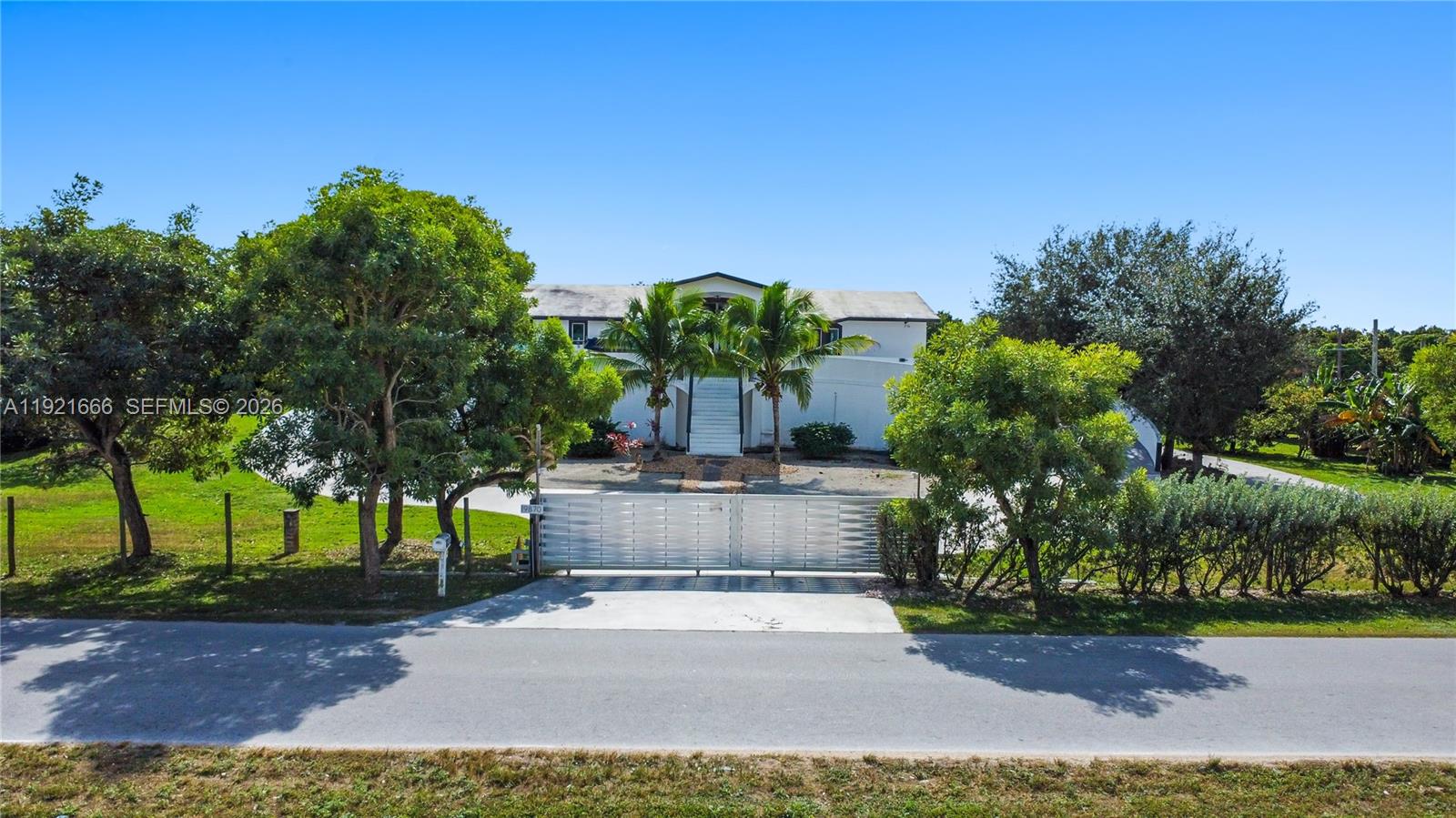 19870 Southwest 190th Street Miami, FL 33187 - Photo 6 of 31