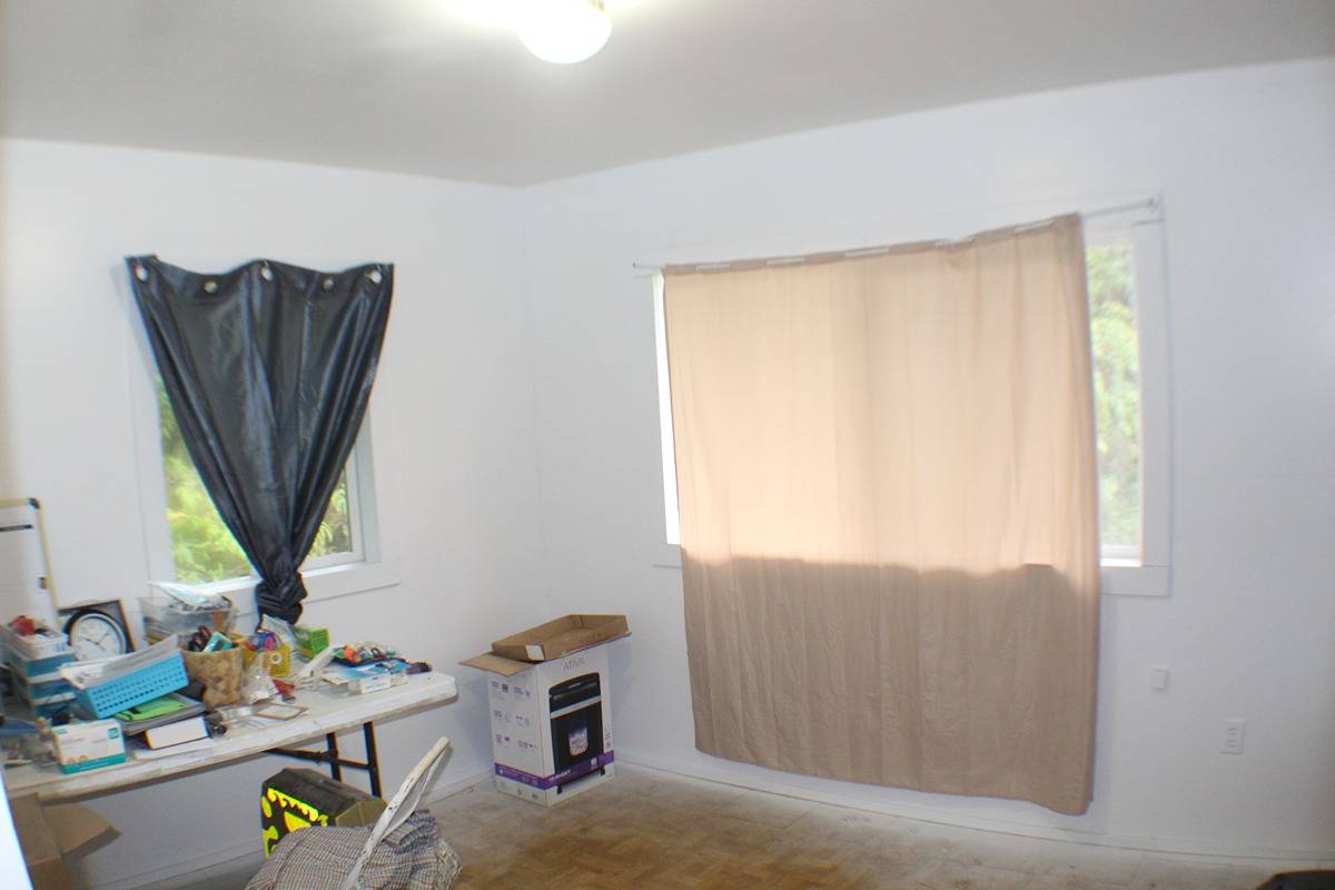 18-1248 Thorne Parkway Mountain View, HI 96771 - Photo 11 of 14 a living room with furniture