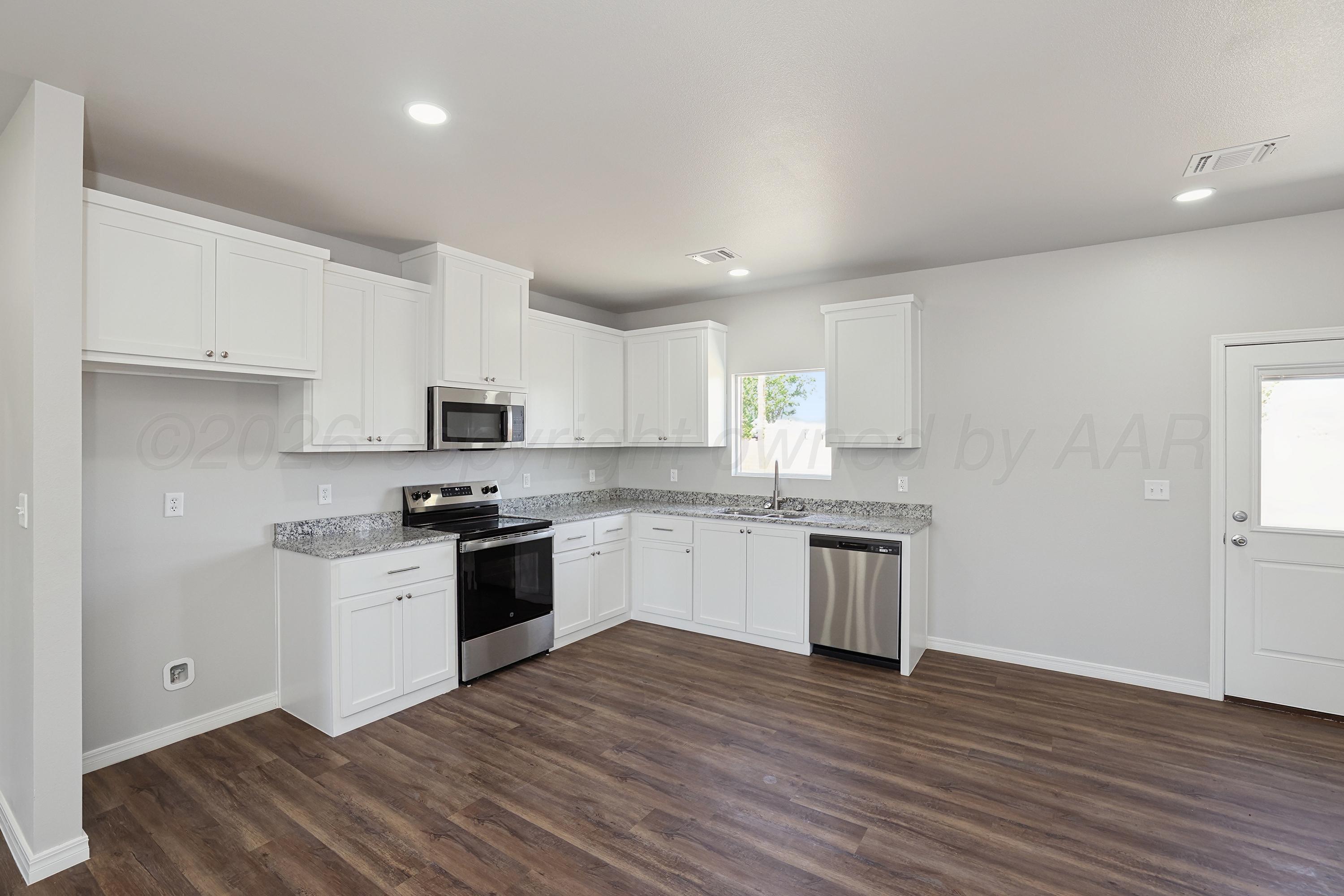 900 West Maple White Deer, TX 79097 - Photo 7 of 25 6-Kitchen