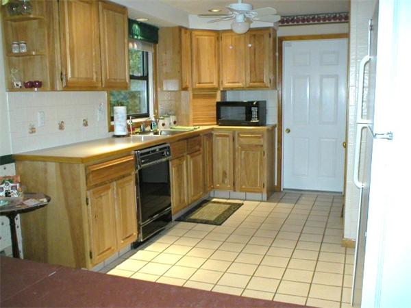 15 Wagner Road Stoneham, MA 02180 - Photo 3 of 19