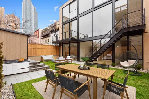 $4,949,000 | 219 Warren Street, Jersey City, NJ 07302