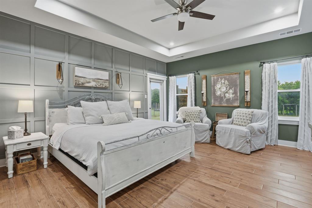 10210 Finch Road Sanger, TX 76266 - Photo 4 of 39 Primary bedroom with sitting area