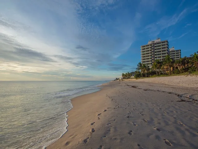 $8,500 | 3554 Ocean Drive, Unit 903N, Vero Beach, FL 32963