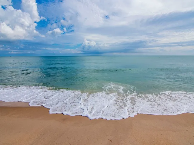 $8,500 | 3554 Ocean Drive, Unit 903N, Vero Beach, FL 32963