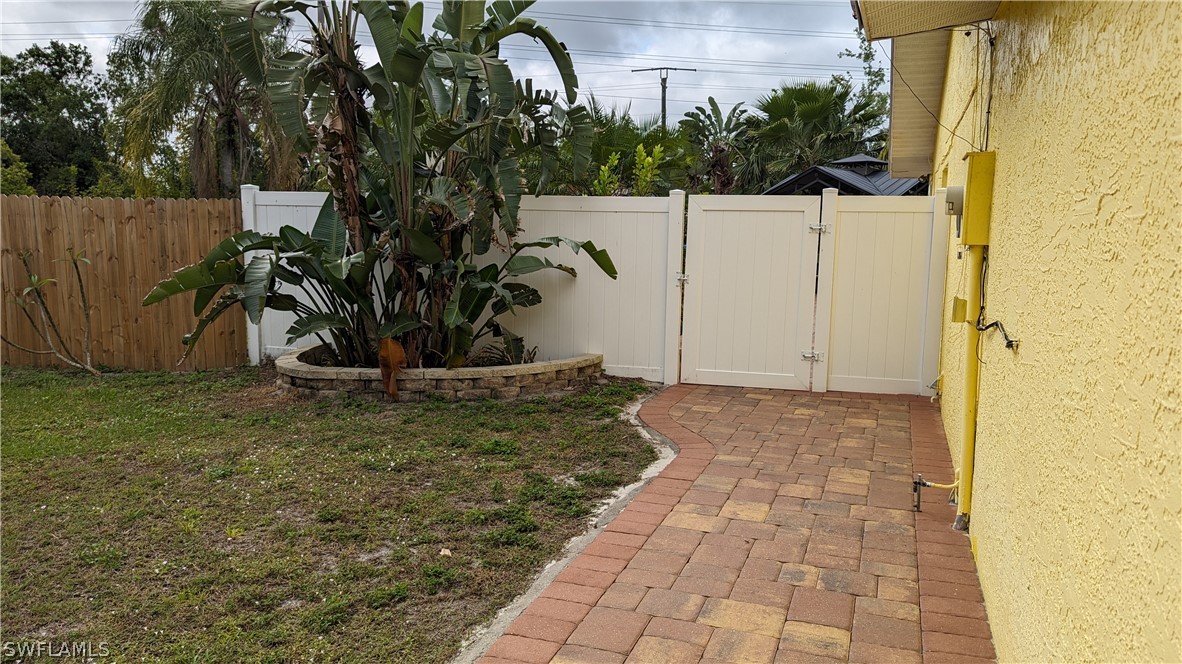 15476 Spring Line Lane Fort Myers, FL 33905 - Photo 4 of 34 Gallery Image 4