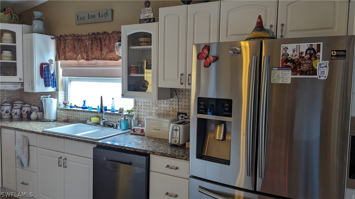 15476 Spring Line Lane Fort Myers, FL 33905 - Photo 9 of 34 Gallery Image 9