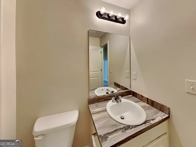 a bathroom with a tub