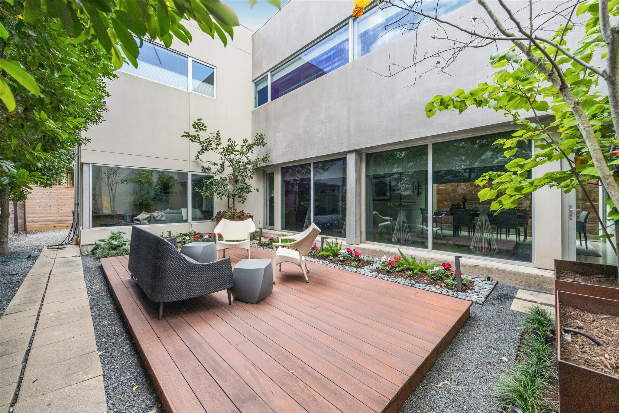 2307 Wroxton Road Houston, TX 77005 - Photo 14 of 35