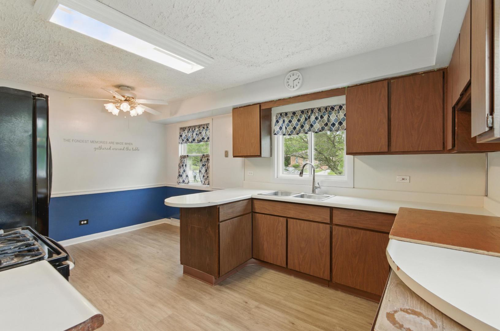 2236 Thornton Lansing Road Lansing, IL 60438 - Photo 8 of 21 Gallery Image 8