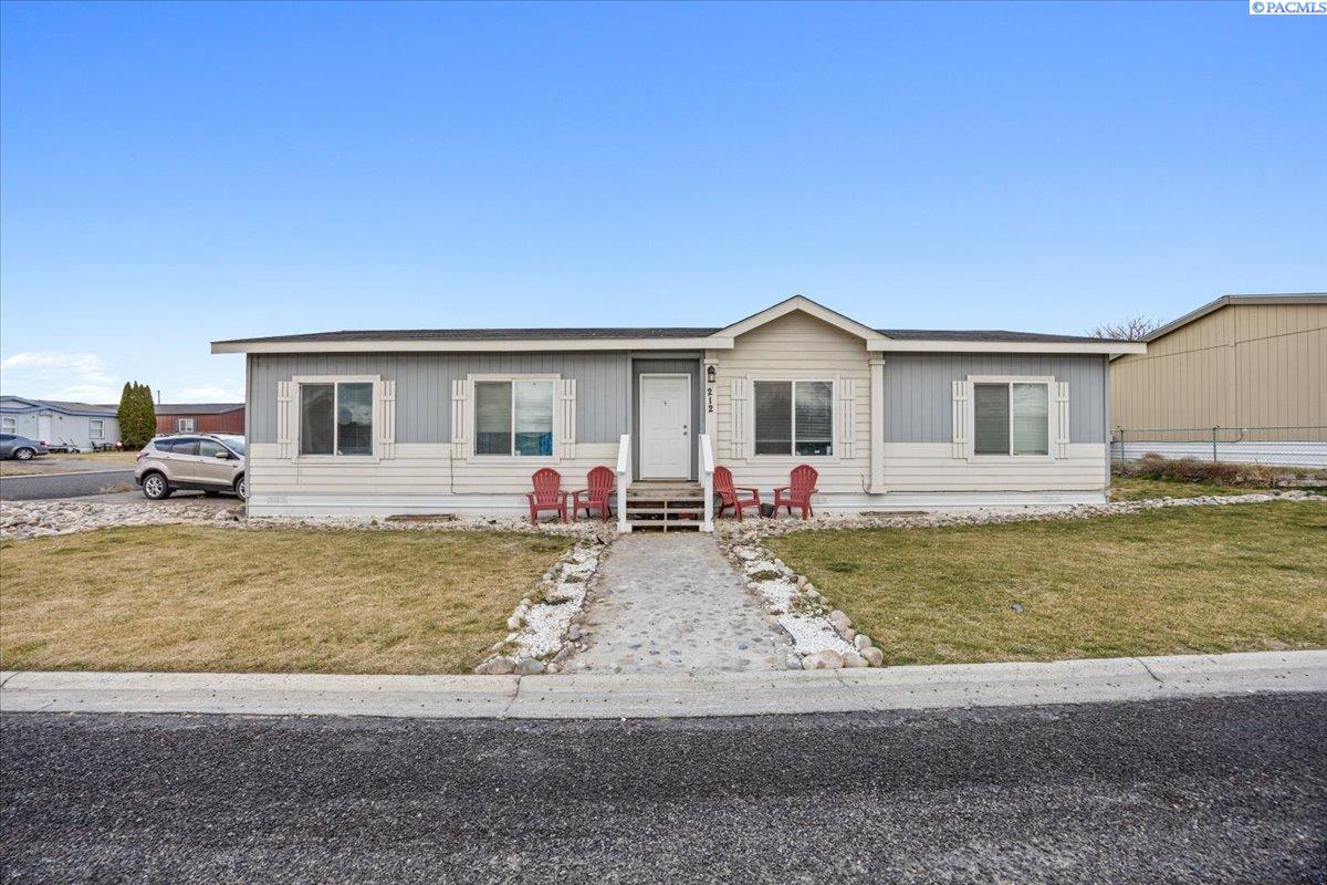 200802 East Game Farm Road, Unit 212 Kennewick, WA 99337 - Photo 1 of 24 Gallery Image 1