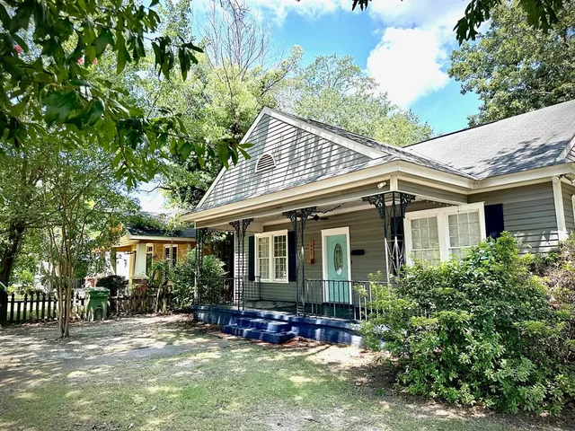 front view of house with a yard