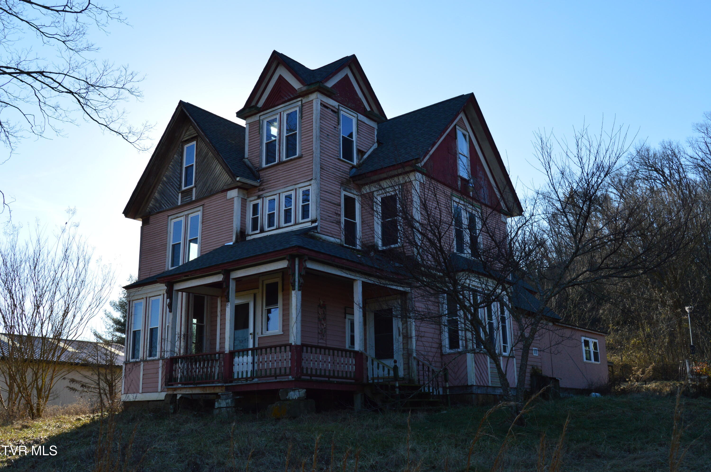 1663 Barkley Road Greeneville, TN 37745 - Photo 2 of 27 DSC_0367 - Copy