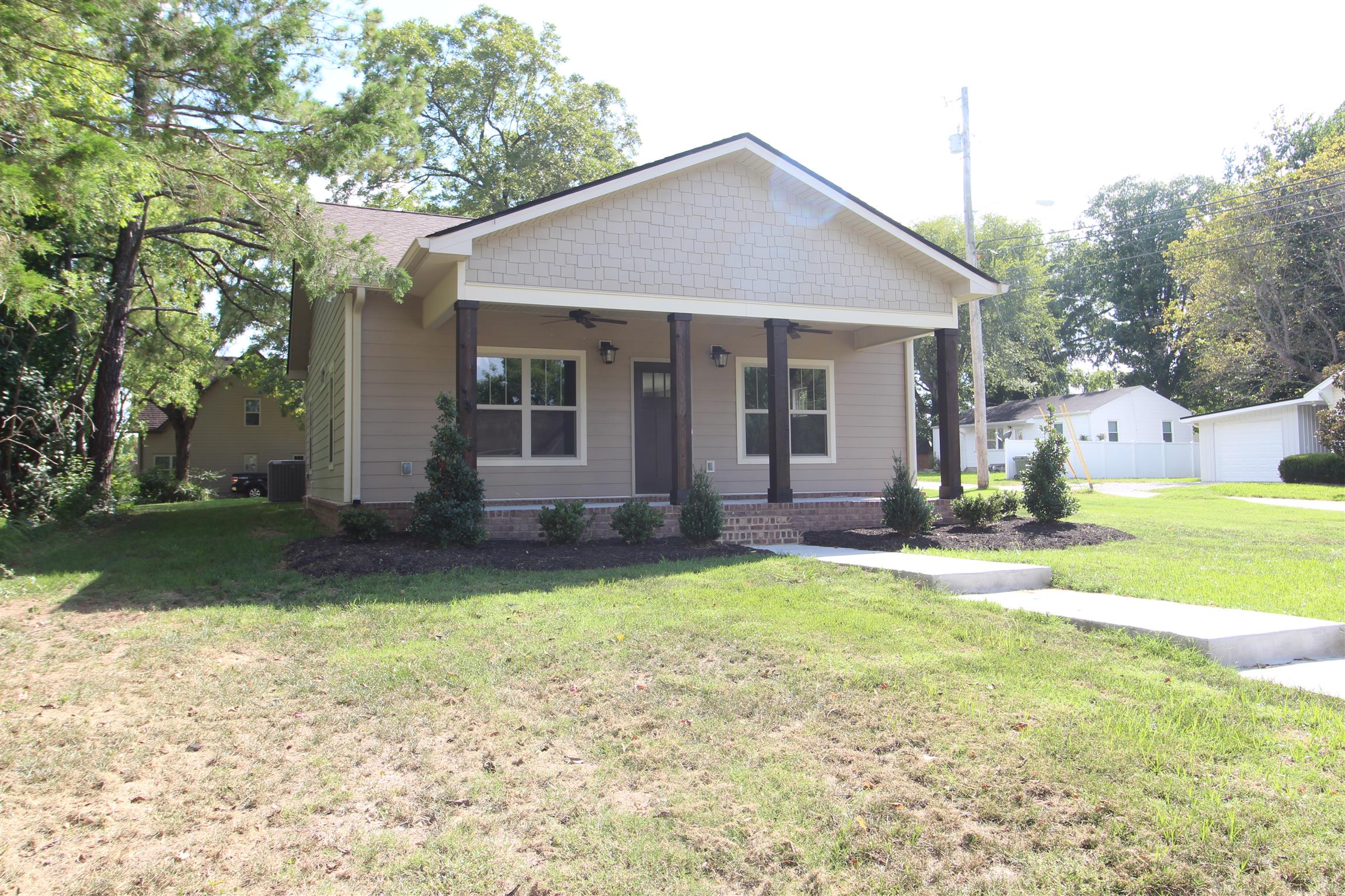 214 East Spring Street Lebanon, TN 37087 - Photo 1 of 22 Gallery Image 1