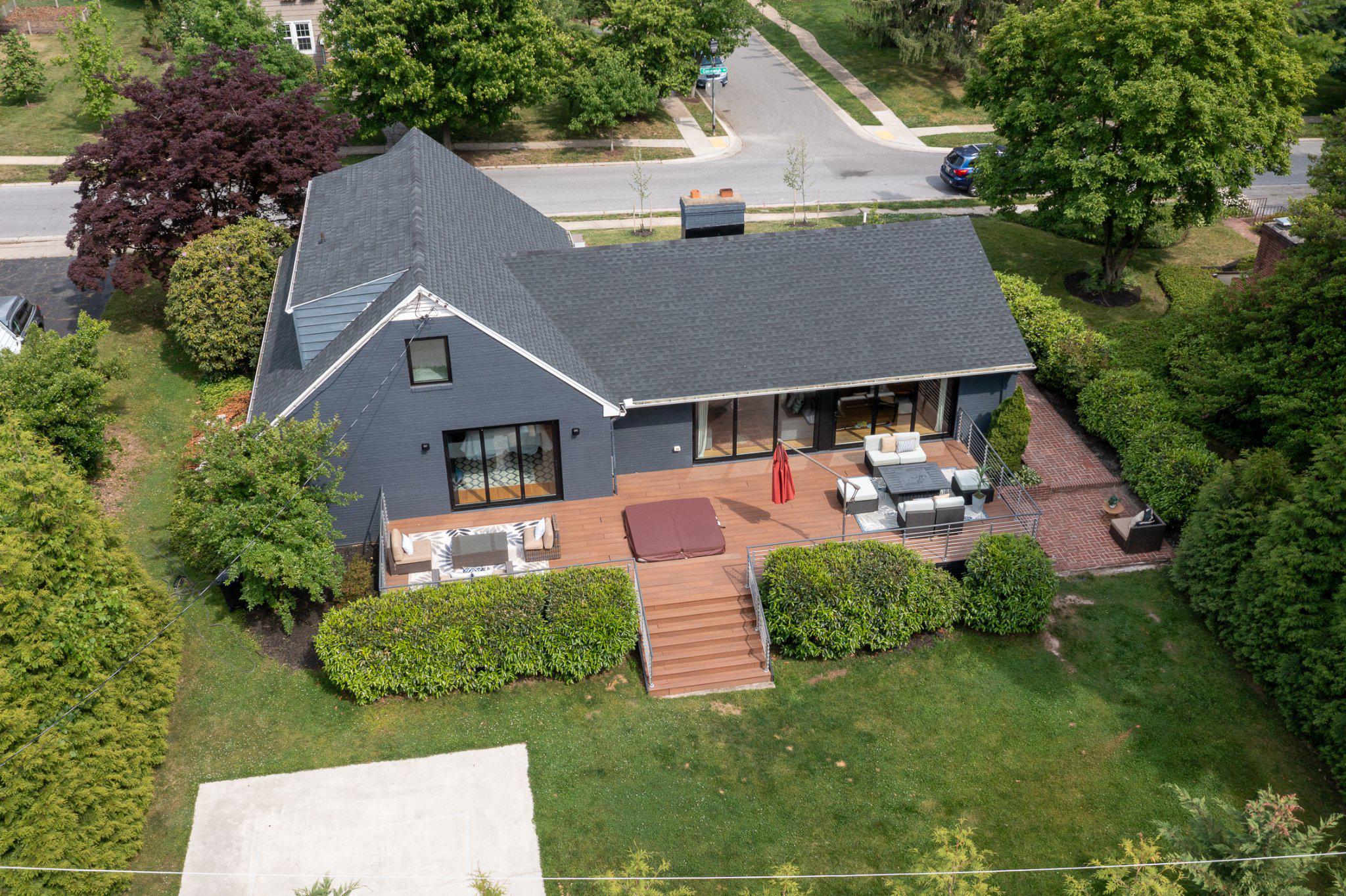 7006 Copeleigh Road Baltimore, MD 21212 - Photo 38 of 43 an aerial view of a house with a yard