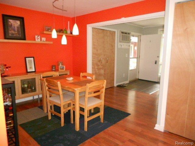 4345 Crooks Road, Unit 1 Royal Oak, MI 48073 - Photo 6 of 13 Great dining space