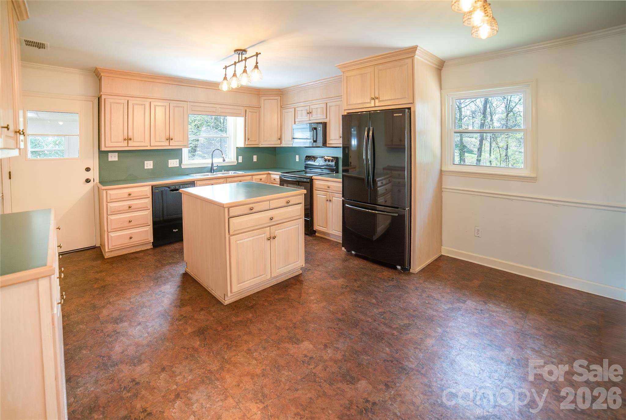 414 Patton Street Morganton, NC 28655 - Photo 10 of 37