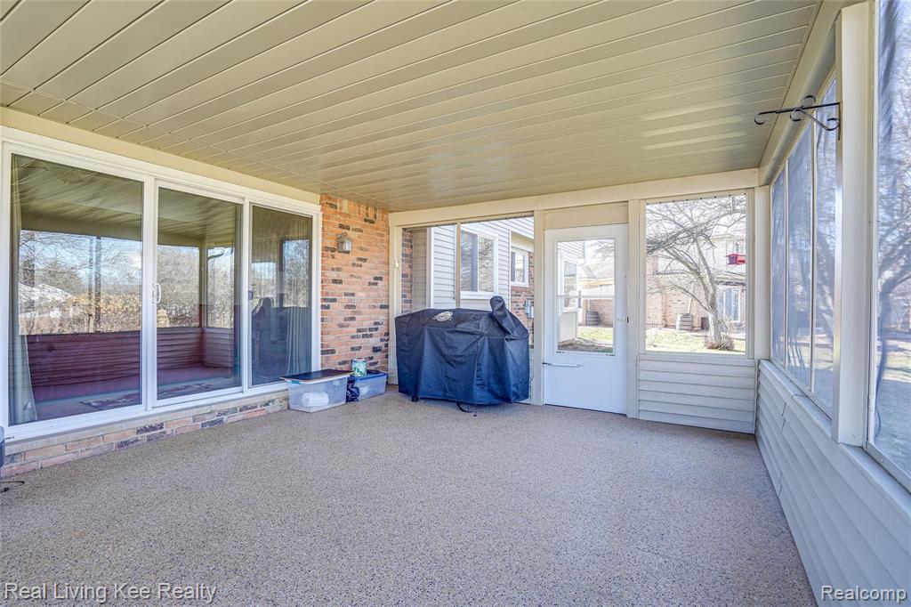 820 Downhill Lane Rochester Hills, MI 48307 - Photo 21 of 43