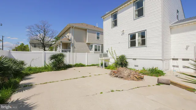 $2,100 | 128 North Rhode Island Avenue, Atlantic City, NJ 08401