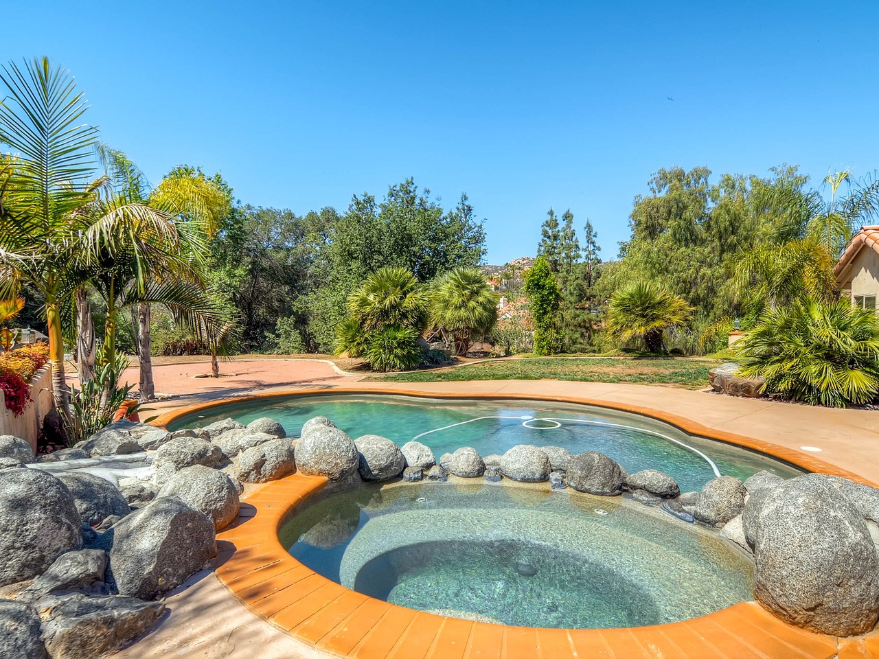 8975 Summerhill Point Alpine, CA 91901 - Photo 24 of 25 Gallery Image 24