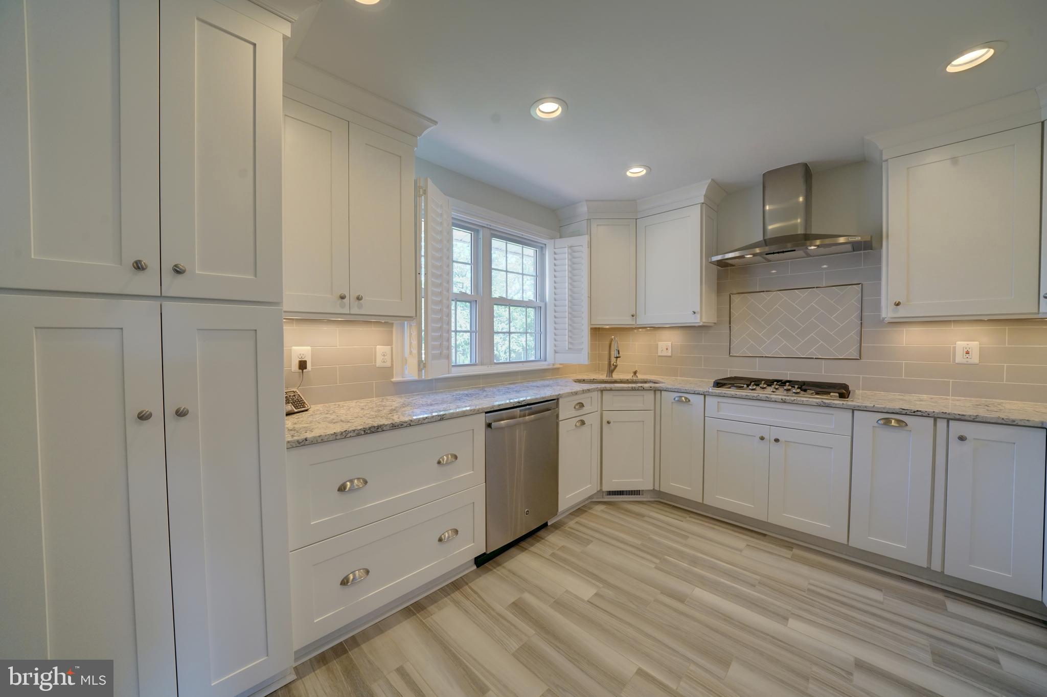 8900 Robin Place Laurel, MD 20708 - Photo 3 of 64 Gallery Image 3