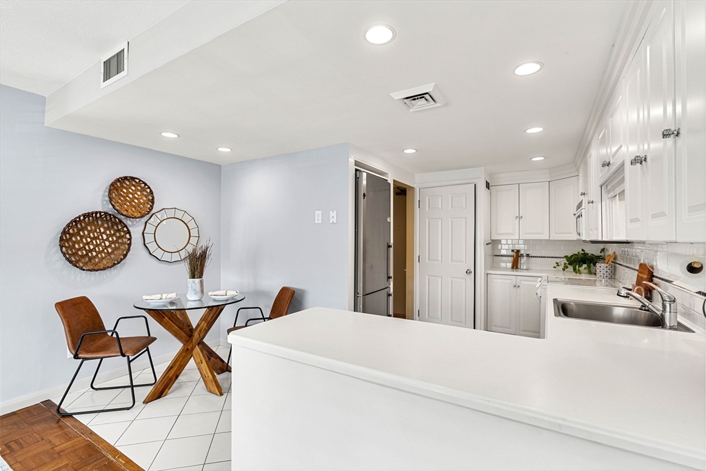 75 Grove Street, Unit 225 Wellesley, MA 02482 - Photo 23 of 41