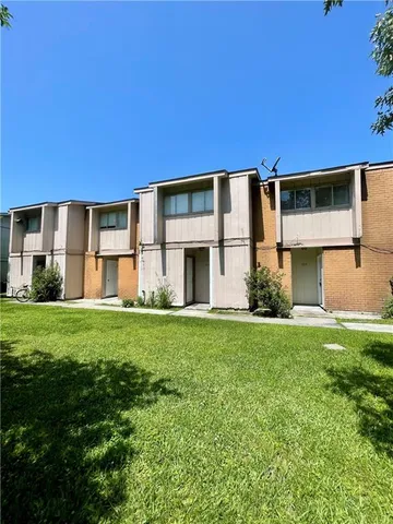 $1,100 | 200-203 Sandra Del Mar Drive, Mandeville, LA 70448