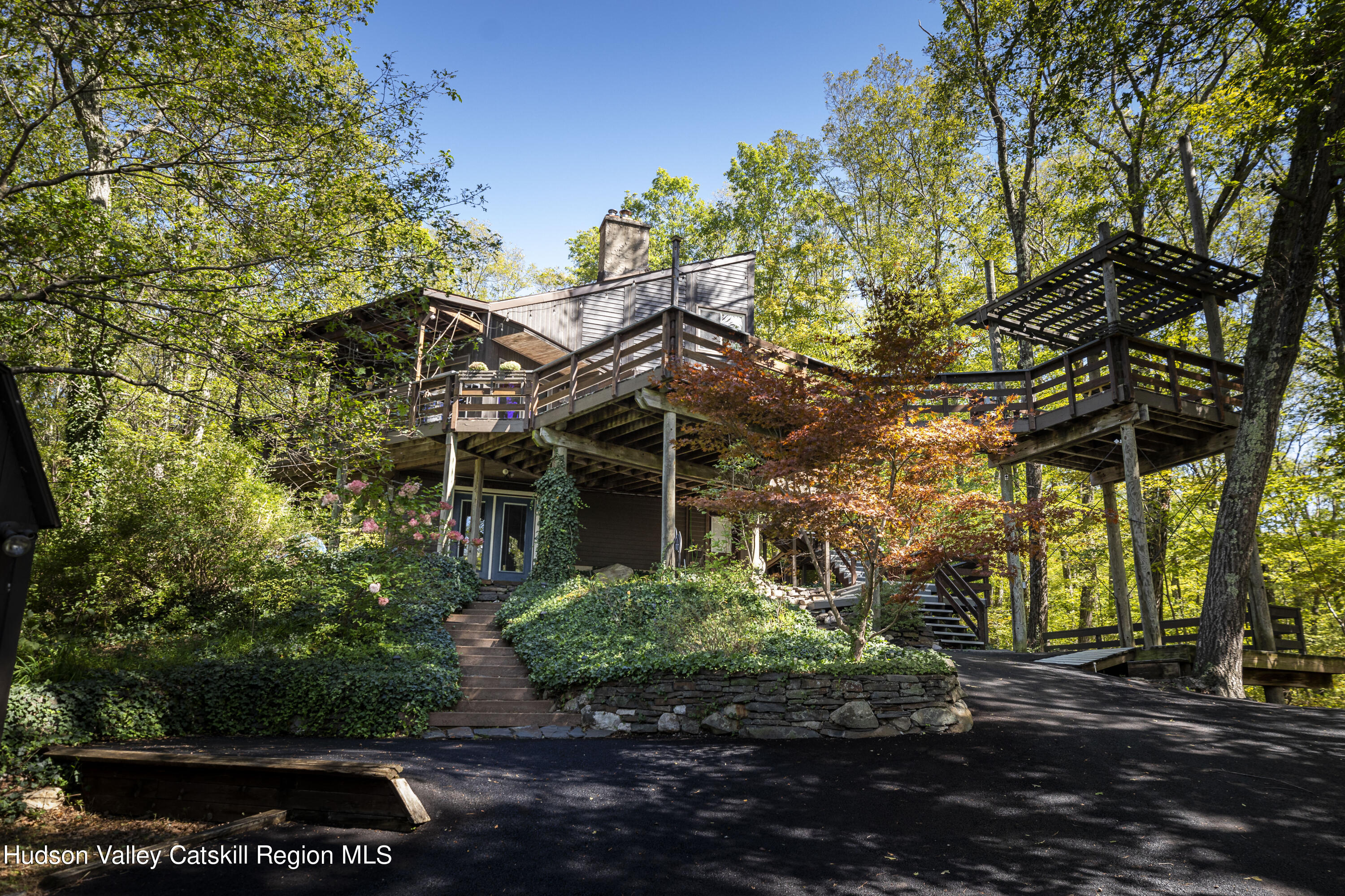 94 Sparkling Ridge Road New Paltz, NY 12561 - Photo 4 of 35 a view of a house with a tree