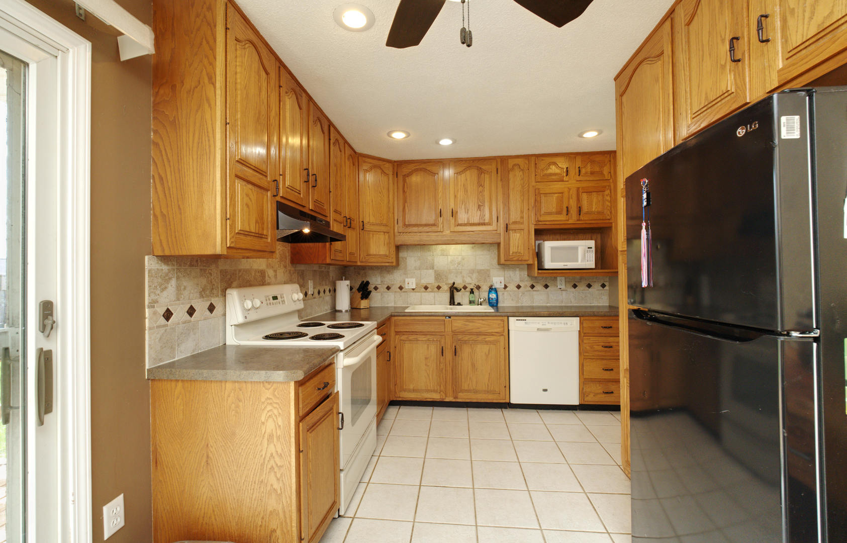1709 Middle Road Camanche, IA 52730 - Photo 6 of 19 Gallery Image 6