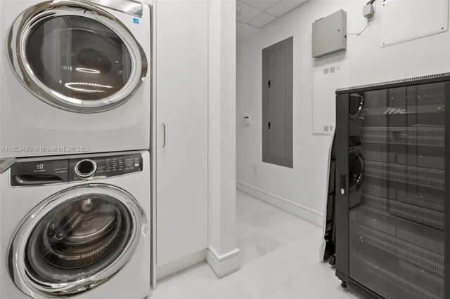 $7,999,999 | 17901 Collins Avenue, Unit 3003, Sunny Isles Beach, FL 33160