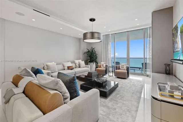 $7,999,999 | 17901 Collins Avenue, Unit 3003, Sunny Isles Beach, FL 33160