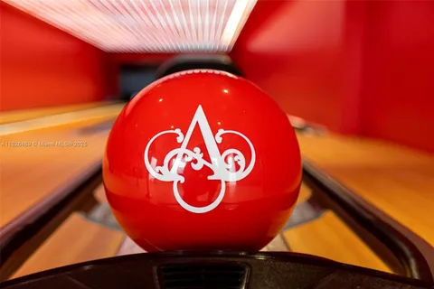 $7,999,999 | 17901 Collins Avenue, Unit 3003, Sunny Isles Beach, FL 33160