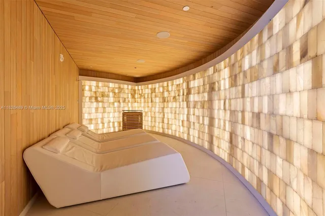 $7,999,999 | 17901 Collins Avenue, Unit 3003, Sunny Isles Beach, FL 33160