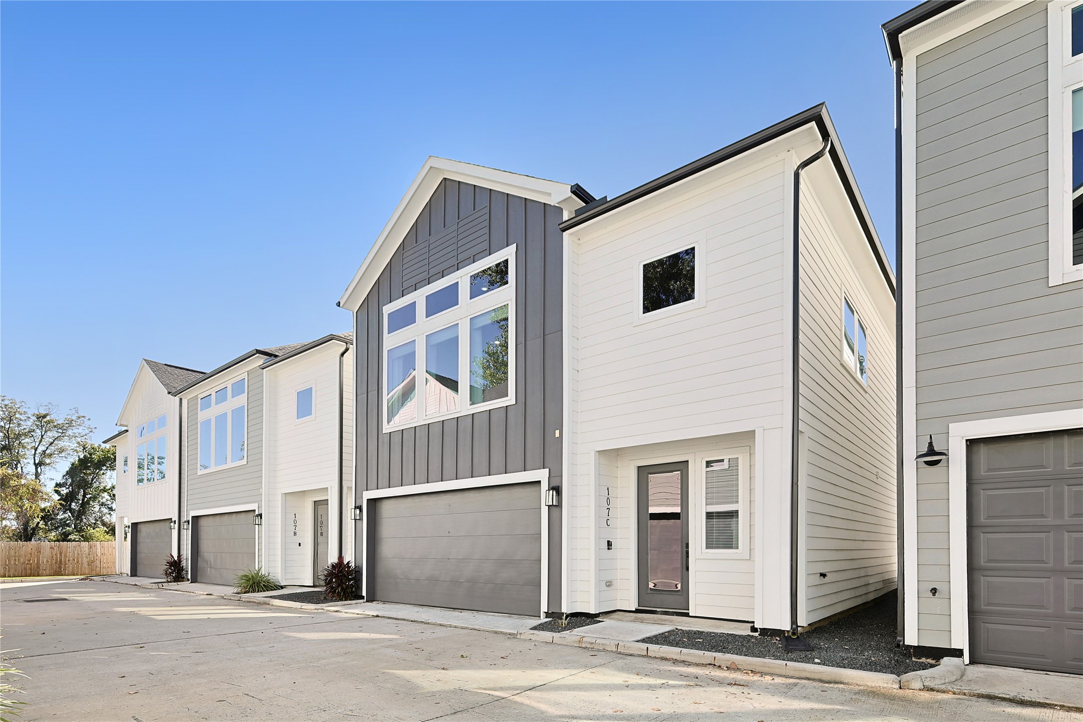 107 West Whitney Street, Unit C Houston, TX 77018 - Photo 2 of 27 a view of a house with a house