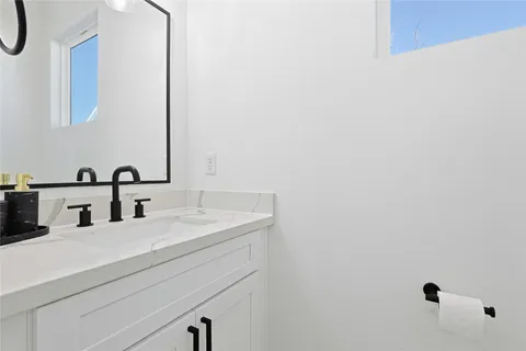 $365,000 | 107 West Whitney Street, Unit C, Houston, TX 77018