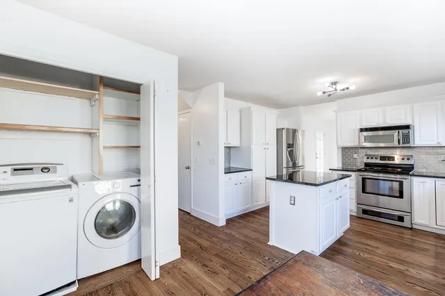 $325,000 | 405 East Lakecrest Drive, Andover, KS 67002