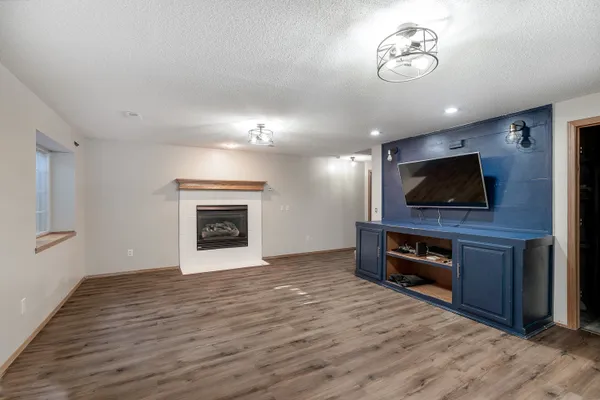 $325,000 | 405 East Lakecrest Drive, Andover, KS 67002